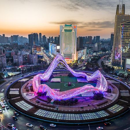 Ramada Plaza Optics Valley Hotel Wuhan Buitenkant foto