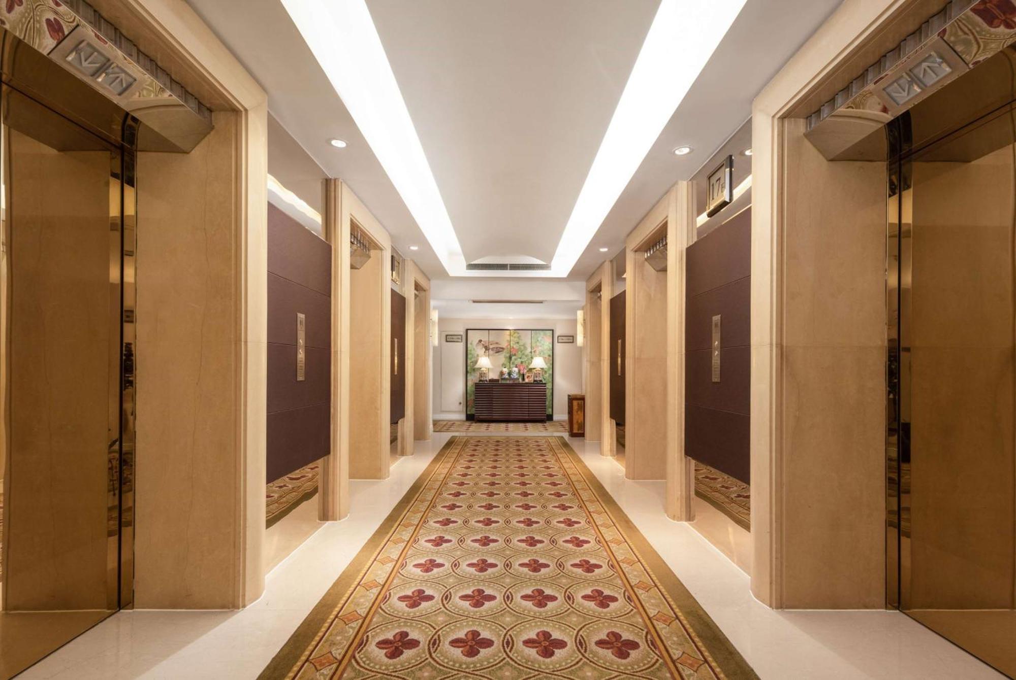 Ramada Plaza Optics Valley Hotel Wuhan Buitenkant foto