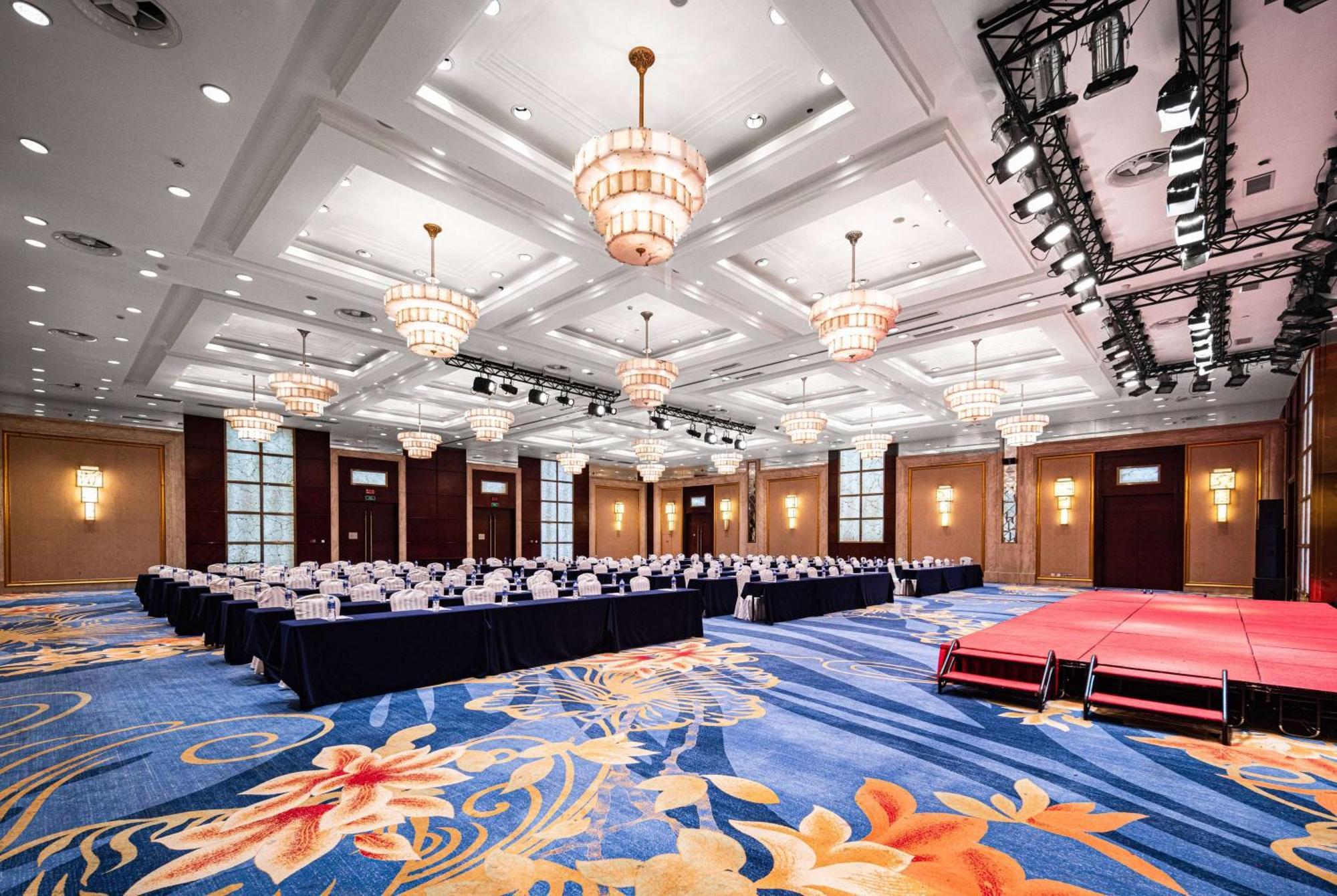 Ramada Plaza Optics Valley Hotel Wuhan Buitenkant foto
