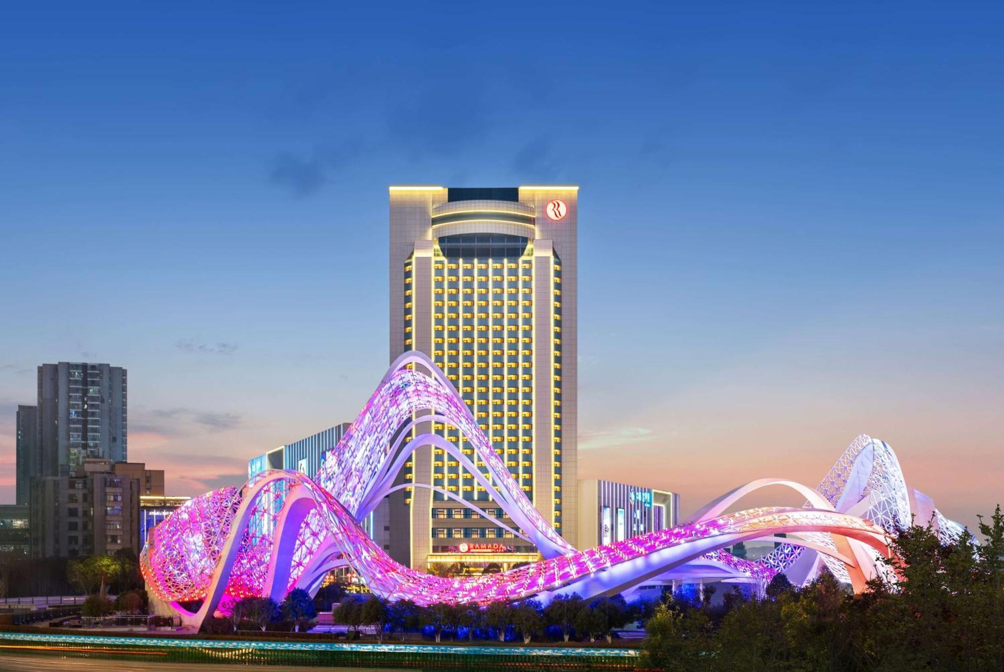 Ramada Plaza Optics Valley Hotel Wuhan Buitenkant foto