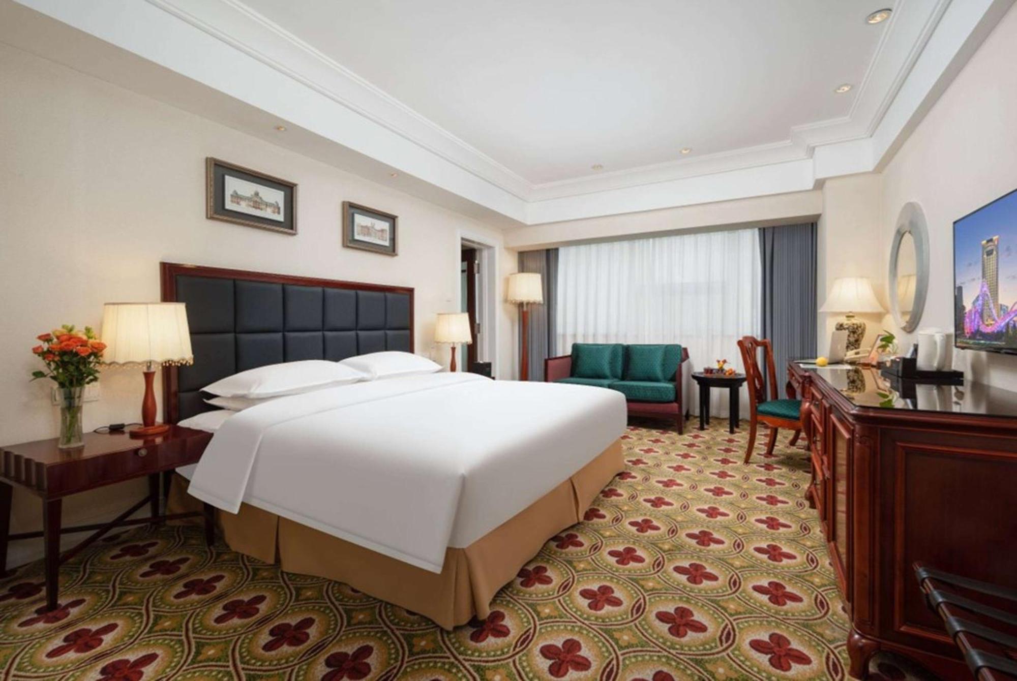 Ramada Plaza Optics Valley Hotel Wuhan Buitenkant foto