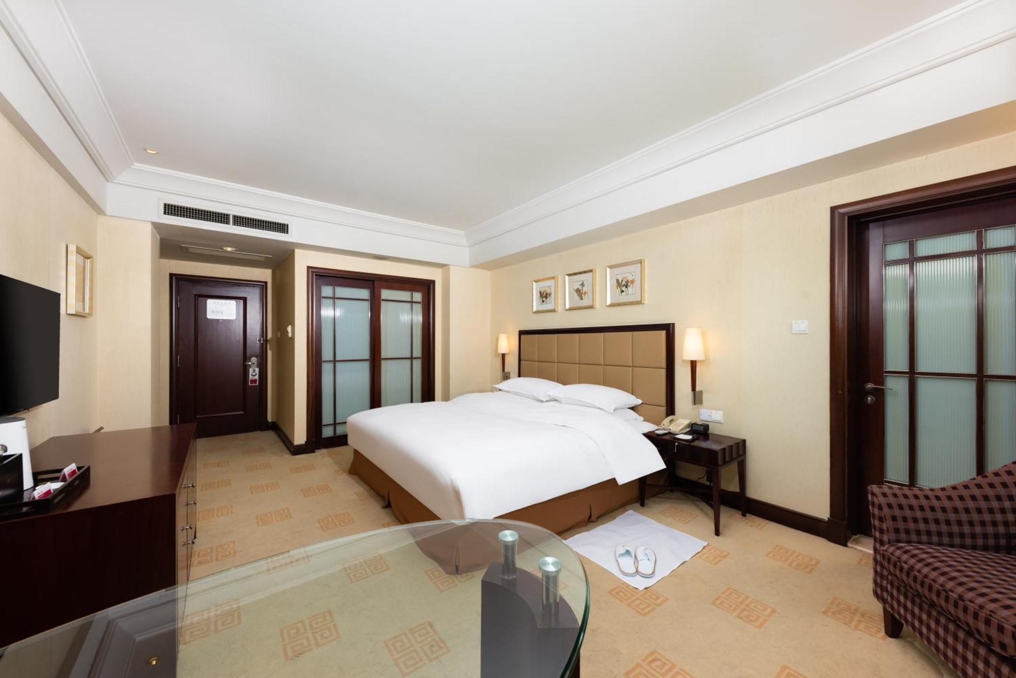 Ramada Plaza Optics Valley Hotel Wuhan Buitenkant foto