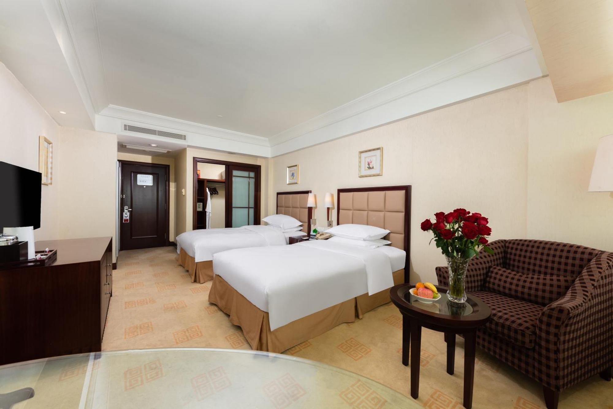 Ramada Plaza Optics Valley Hotel Wuhan Buitenkant foto