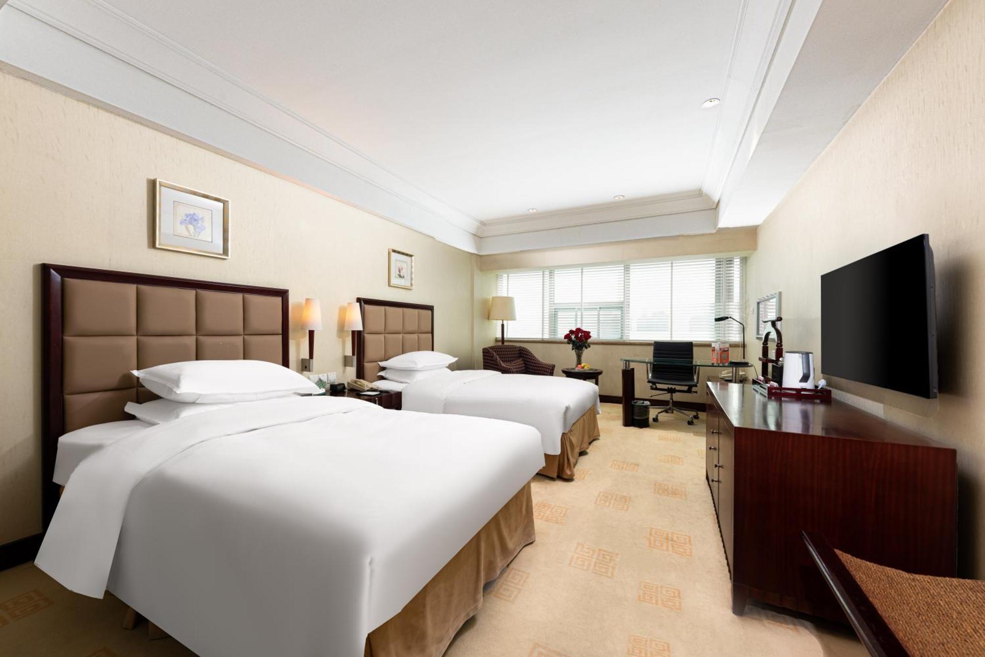 Ramada Plaza Optics Valley Hotel Wuhan Buitenkant foto