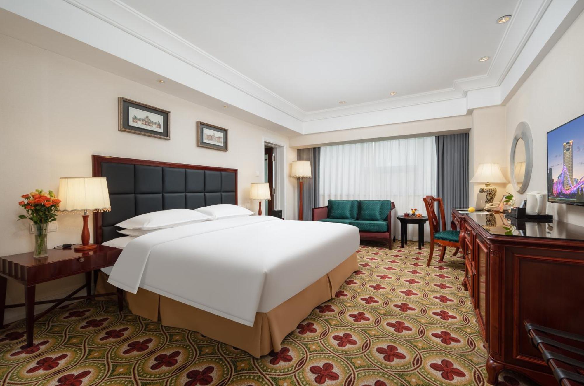 Ramada Plaza Optics Valley Hotel Wuhan Buitenkant foto